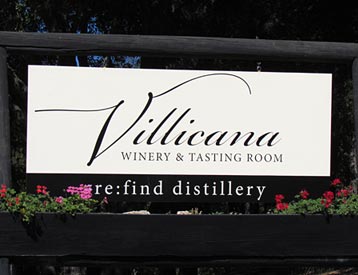 Villicana WInery & Tasting Room Sign