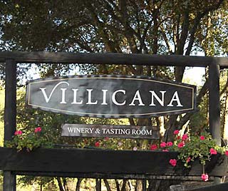 Villicana WInery & Tasting Room Sign