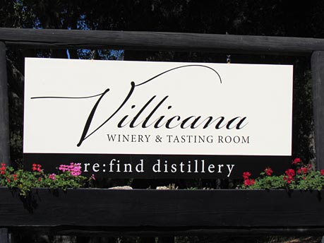 Villicana Winery and Tasting Room Sign